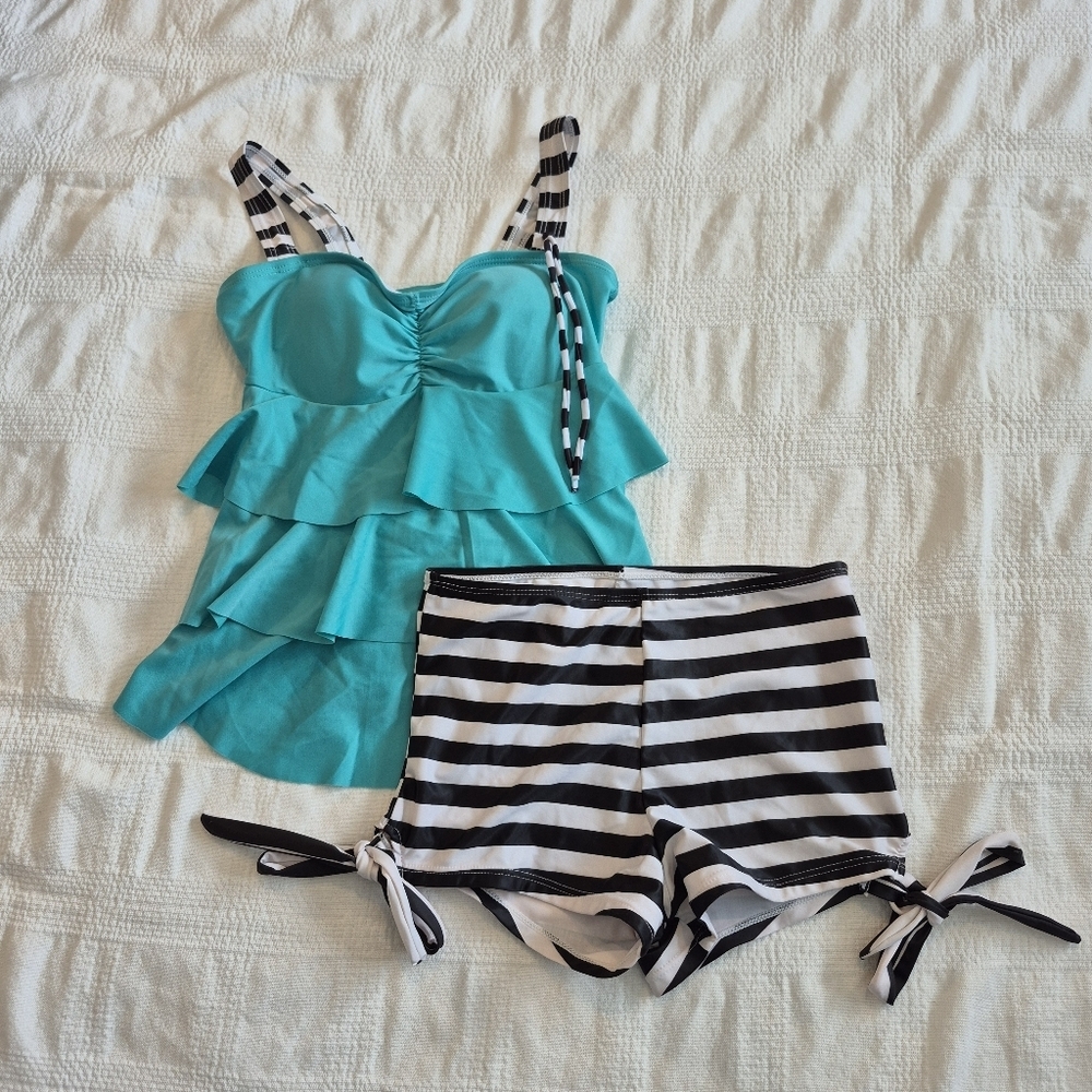 Girls size Medium tankini with short style bottoms, Unbranded VGUC